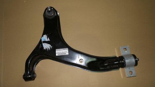 NEW GENUINE NISSAN ELGRAND E51 FRONT LOWER RIGHT OS WISHBONE CONTROL ARM 2002-09